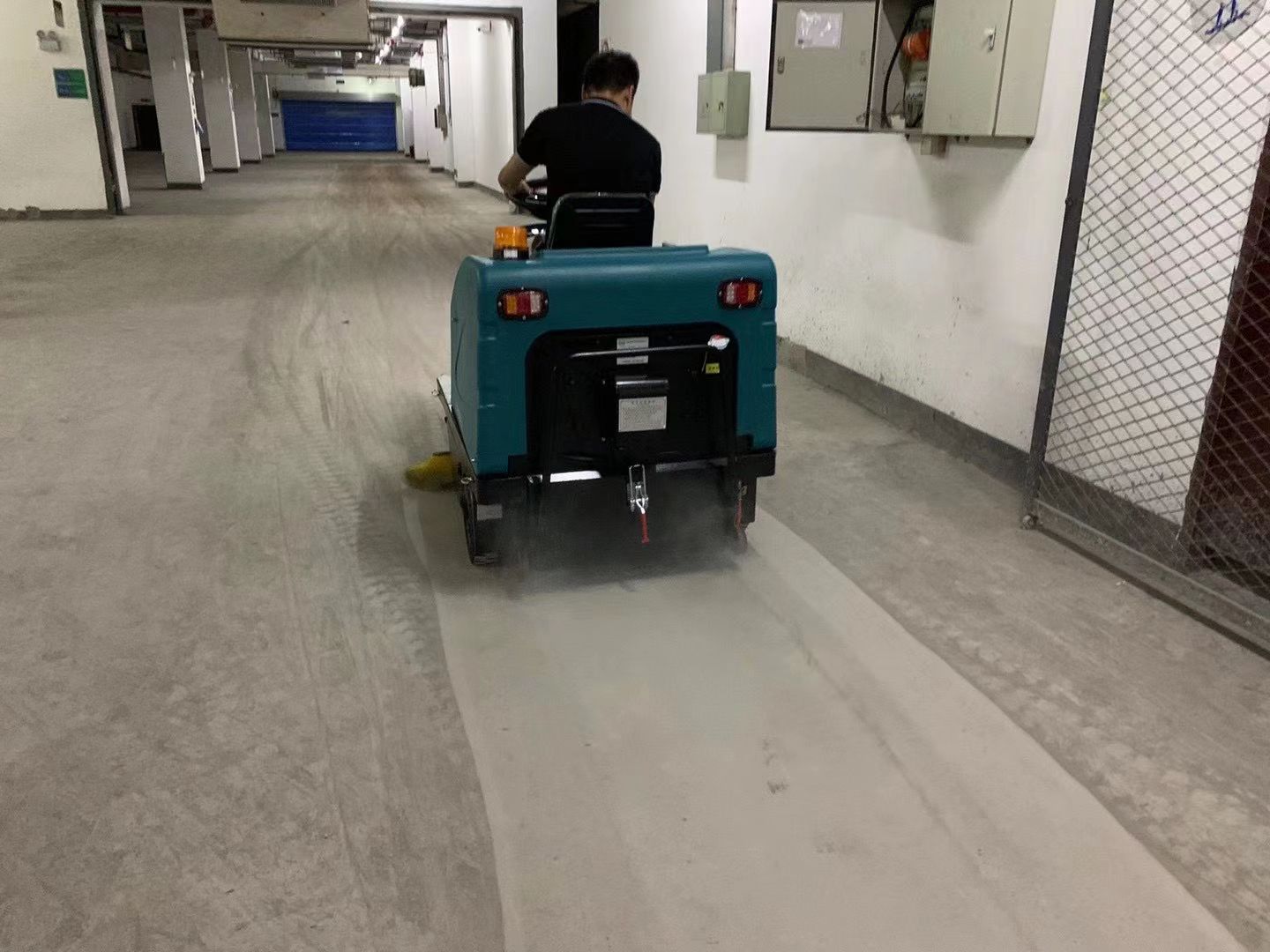 某倉儲客戶掃地機案例